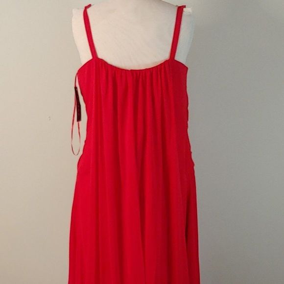 (22)  NWOT Faviana Red Formal Gown in Size 20W  S9252 - Picture 2 of 5